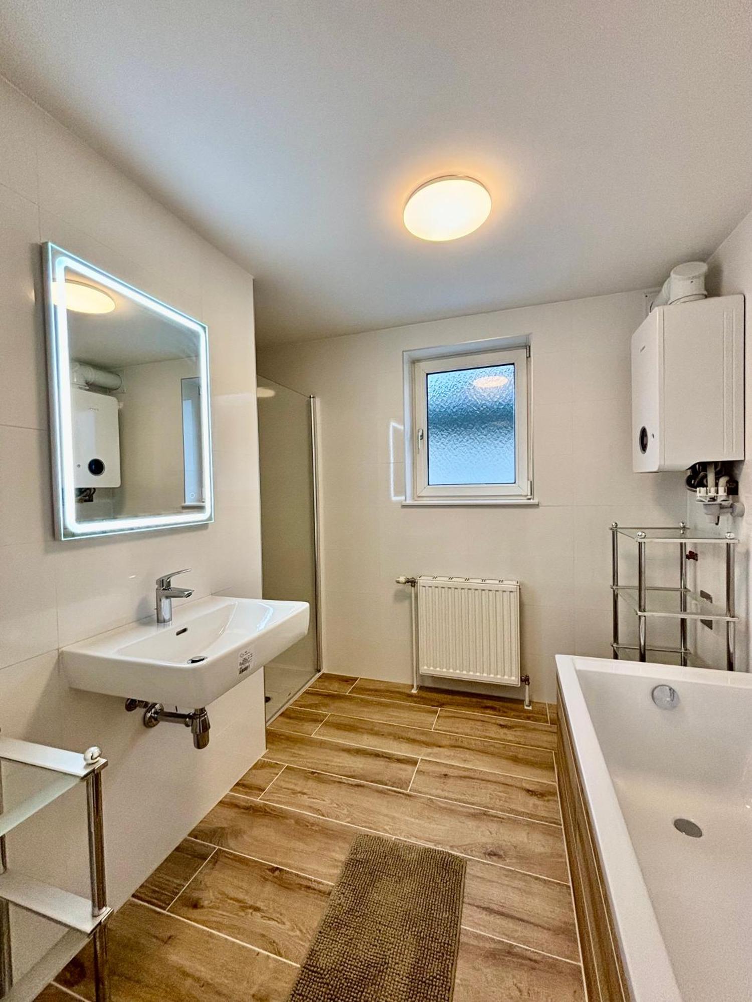 Atemberaubendes Apartment + Pool Wien Eksteriør billede