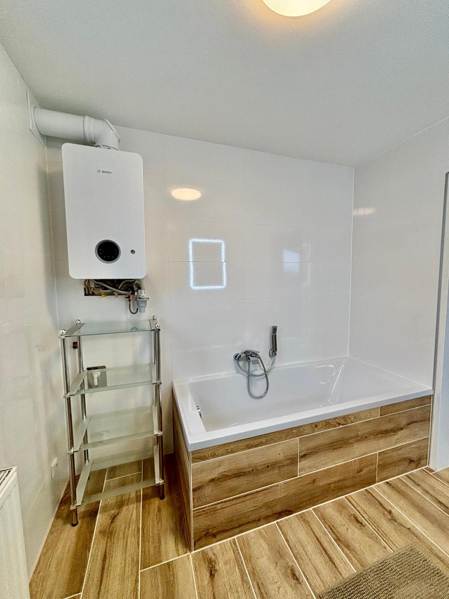 Atemberaubendes Apartment + Pool Wien Eksteriør billede