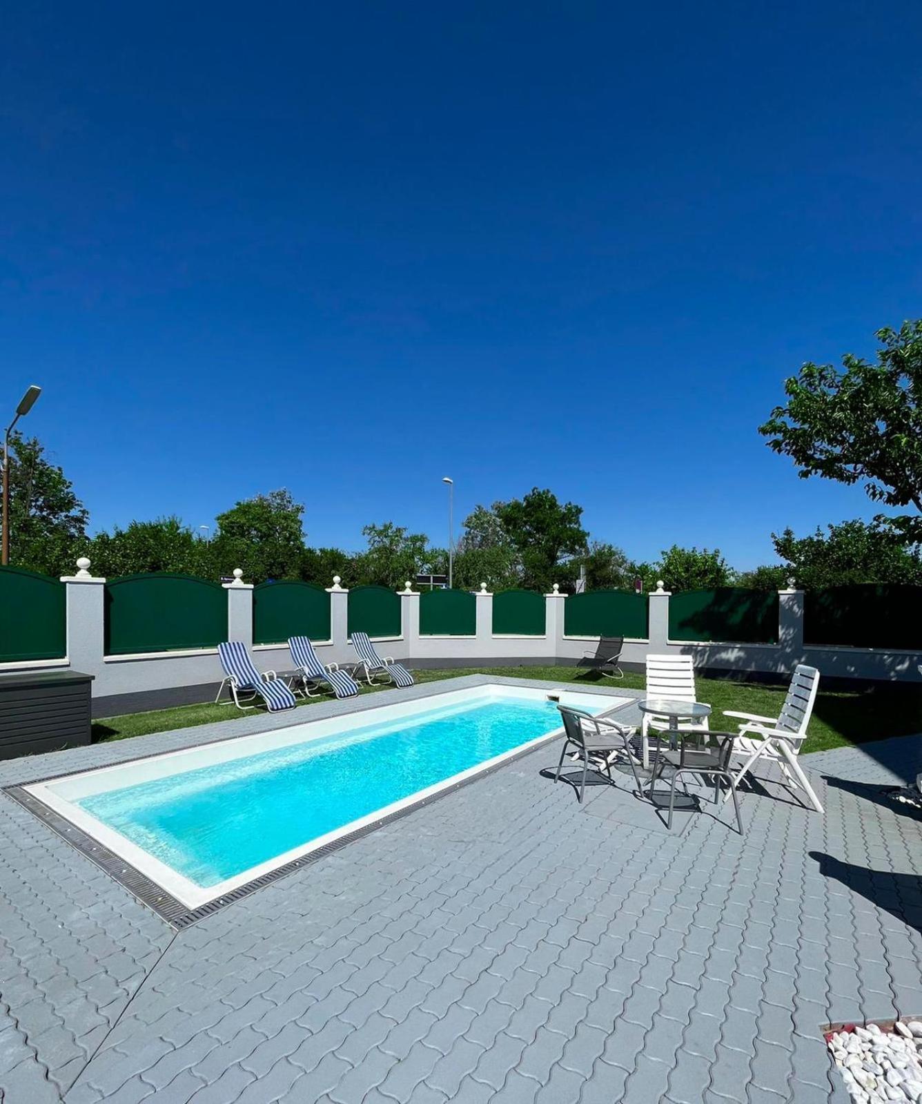 Atemberaubendes Apartment + Pool Wien Eksteriør billede